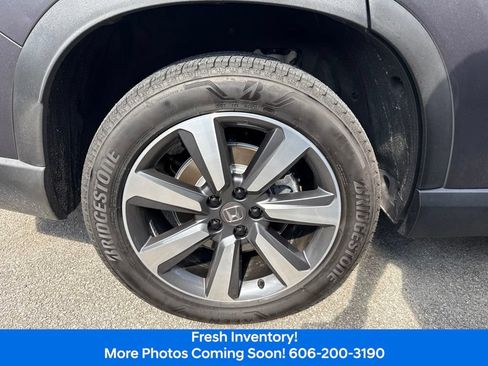 Used 2025 Honda Pilot Elite image 5