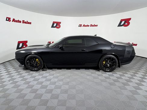 Used 2019 Dodge Challenger GT w/ Plus Package RWD image 3