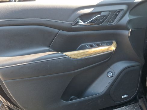 Used 2019 GMC Acadia Denali AWD/4WD image 13