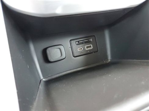 Certified 2023 GMC Acadia SLT image 34