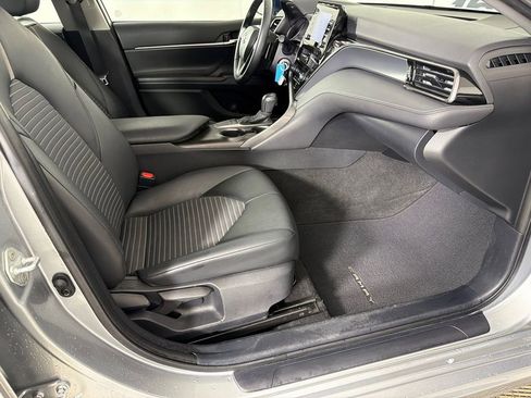 Used 2023 Toyota Camry SE image 13