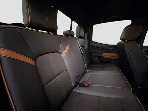 Used 2024 GMC Canyon AT4 image 26