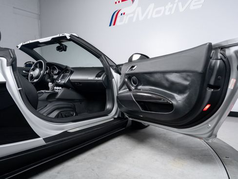 Used 2012 Audi R8 V10 AWD/4WD image 56