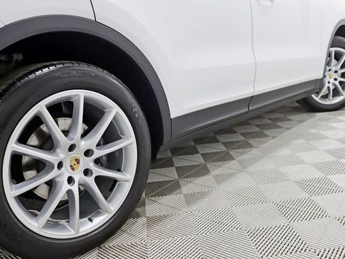 Used 2019 Porsche Cayenne image 11
