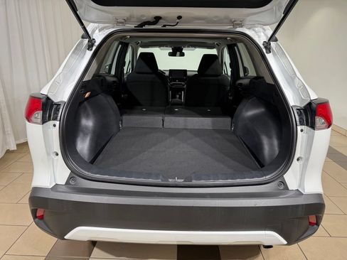 Certified 2022 Toyota Corolla Cross LE w/ Moonroof Package AWD/4WD image 12