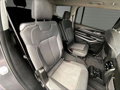Used 2023 Jeep Grand Cherokee L Laredo AWD/4WD image 23