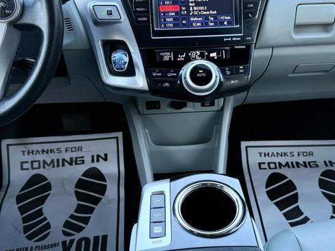 Used 2013 Toyota Prius V Five image 11