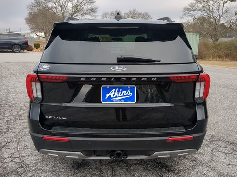 Used 2025 Ford Explorer Active w/ Active Comfort Package image 4