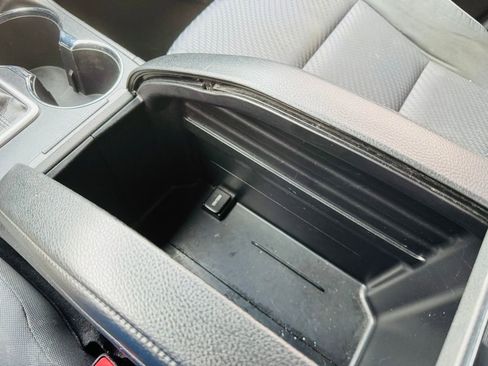 Used 2019 Toyota Highlander LE image 24