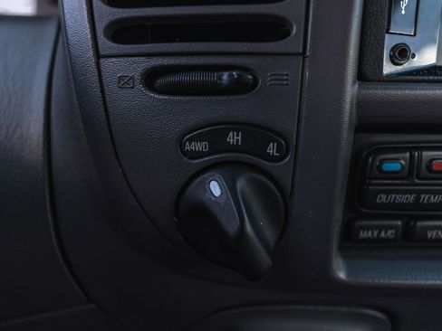 Used 2001 Ford Expedition Eddie Bauer image 17