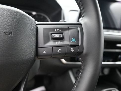 Used 2026 Nissan Rogue SV FWD image 27