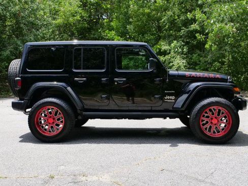 Used 2022 Jeep Wrangler Unlimited Sahara w/ Cold Weather Group AWD/4WD image 55