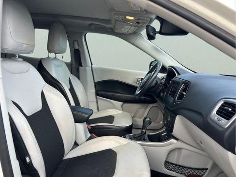 Certified 2020 Jeep Compass Latitude FWD image 12