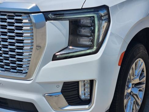 Used 2024 GMC Yukon XL Denali RWD image 9