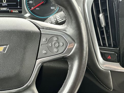 Used 2019 Chevrolet Traverse LT image 21