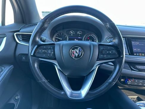 Used 2022 Buick Enclave Essence image 7