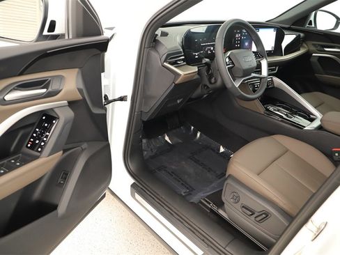 New 2025 Audi Q5 Premium image 14