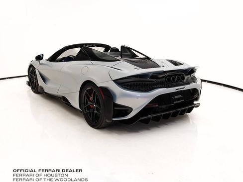 Used 2022 McLaren 765LT RWD image 2