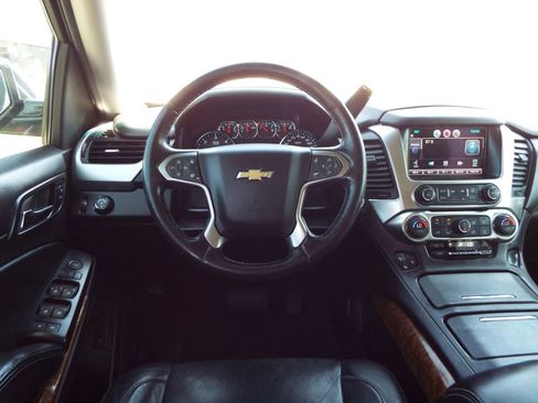 Used 2015 Chevrolet Suburban LTZ image 12