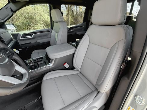 New 2026 GMC Sierra 1500 SLT image 22