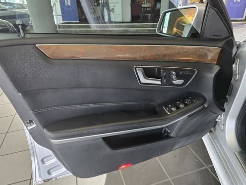 Used 2014 Mercedes-Benz E 350 4MATIC Sedan image 8