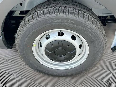 New 2026 Ford Transit 250 148 Medium Roof RWD image 19