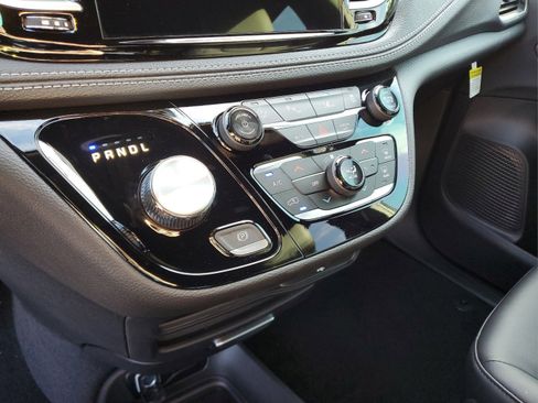 New 2026 Chrysler Pacifica Select AWD/4WD image 22