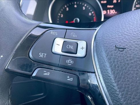 Used 2019 Volkswagen Tiguan SE w/ Panoramic Sunroof Package image 13