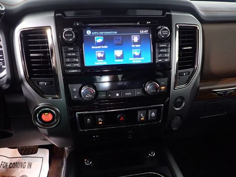 Used 2017 Nissan Titan Platinum Reserve RWD image 31