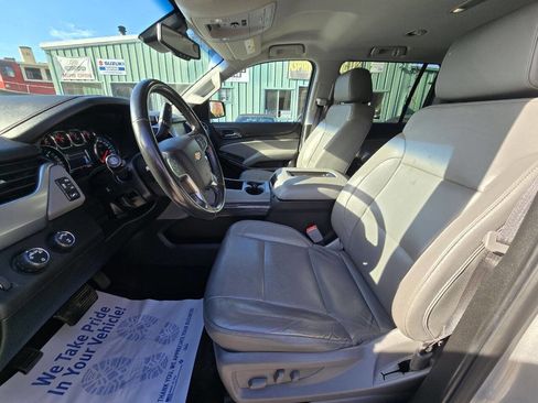 Used 2018 Chevrolet Suburban LT image 19