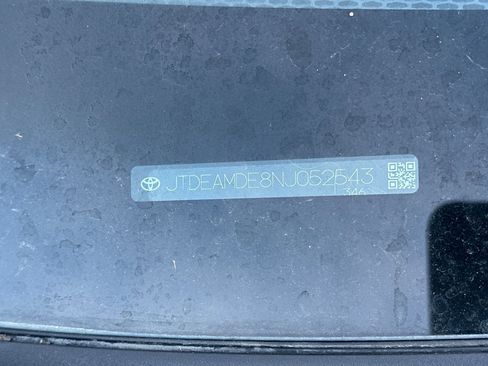 Used 2022 Toyota Corolla LE image 9