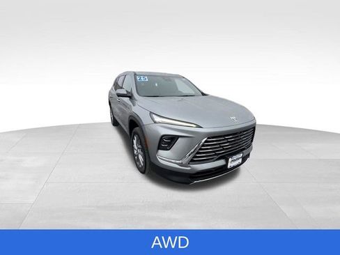 Certified 2025 Buick Enclave Preferred image 2