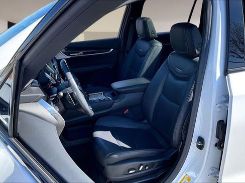 Used 2022 Cadillac XT6 Sport w/ Technology Package image 27