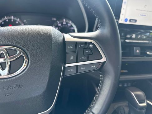 Certified 2025 Toyota Highlander XLE AWD/4WD image 30