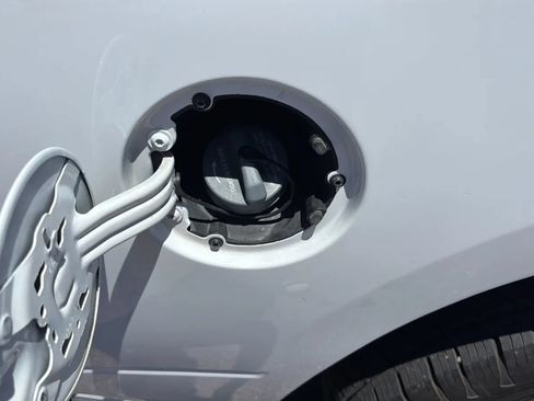 Used 2021 RAM 1500 Classic SLT RWD image 22