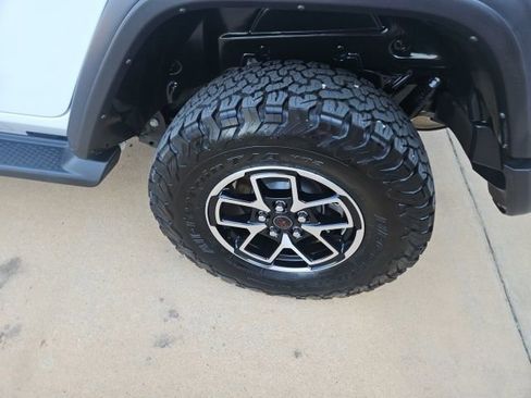 Used 2024 Jeep Wrangler Unlimited Rubicon w/ Convenience Group image 11