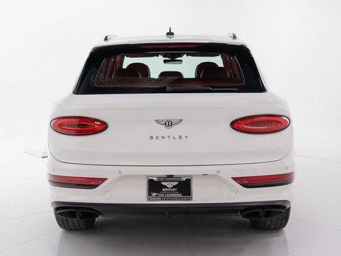 Certified 2023 Bentley Bentayga AWD/4WD image 4