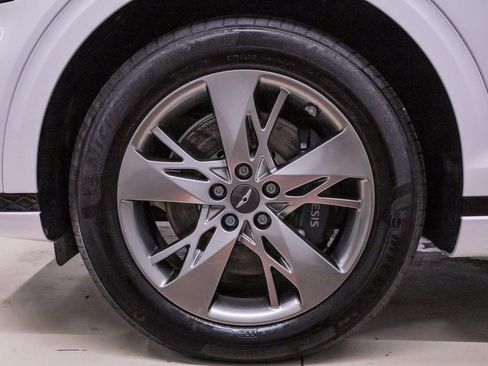 Certified 2025 Genesis GV70 3.5T Sport AWD/4WD image 23