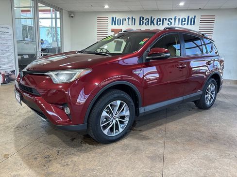 Used 2018 Toyota RAV4 XLE w/ Carpet Mat Package AWD/4WD image 1
