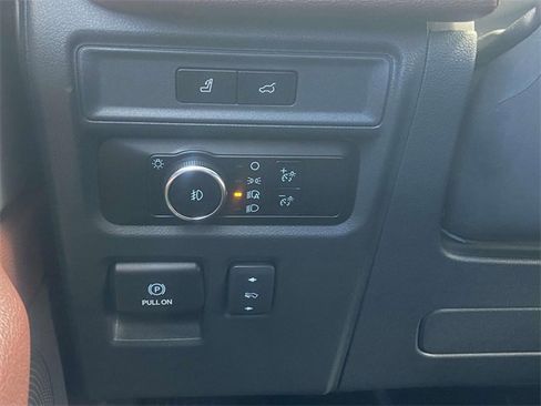 Used 2024 Ford Expedition Limited image 30