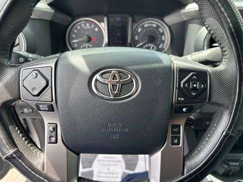 Used 2018 Toyota Tacoma SR5 RWD image 23