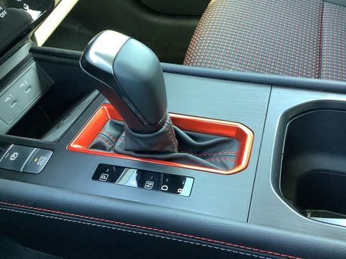 Used 2026 Nissan Kicks SR w/ SR Premium Package image 28