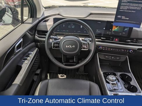 Used 2025 Kia Carnival SX w/ SX Dark Edition Package FWD image 16