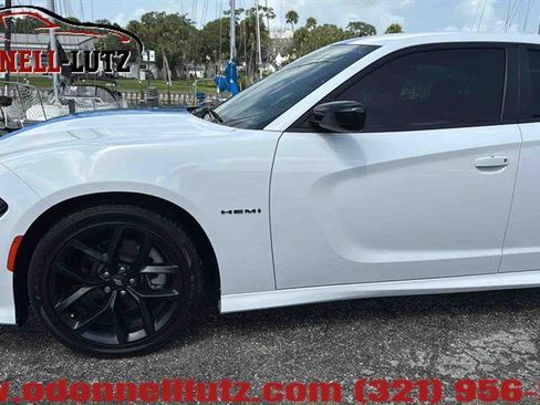 Used 2022 Dodge Charger R/T w/ Blacktop Package image 4