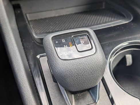 Used 2024 Nissan Rogue SV AWD/4WD image 23