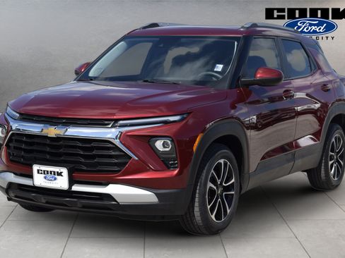Used 2024 Chevrolet TrailBlazer LT FWD image 1