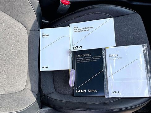 Used 2024 Kia Seltos S image 10