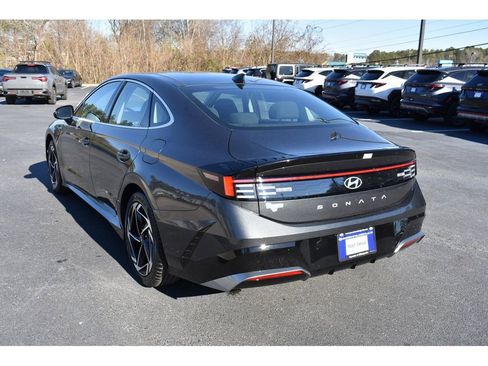 Used 2024 Hyundai Sonata SEL w/ Convenience Package image 3