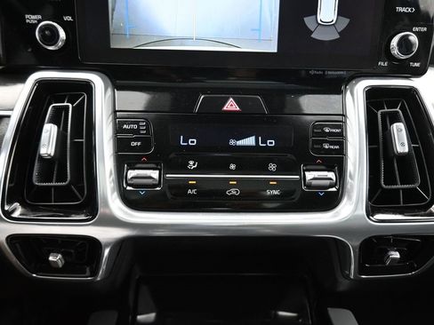 Used 2022 Kia Sorento SX image 22