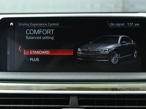 Used 2019 BMW 750i image 36